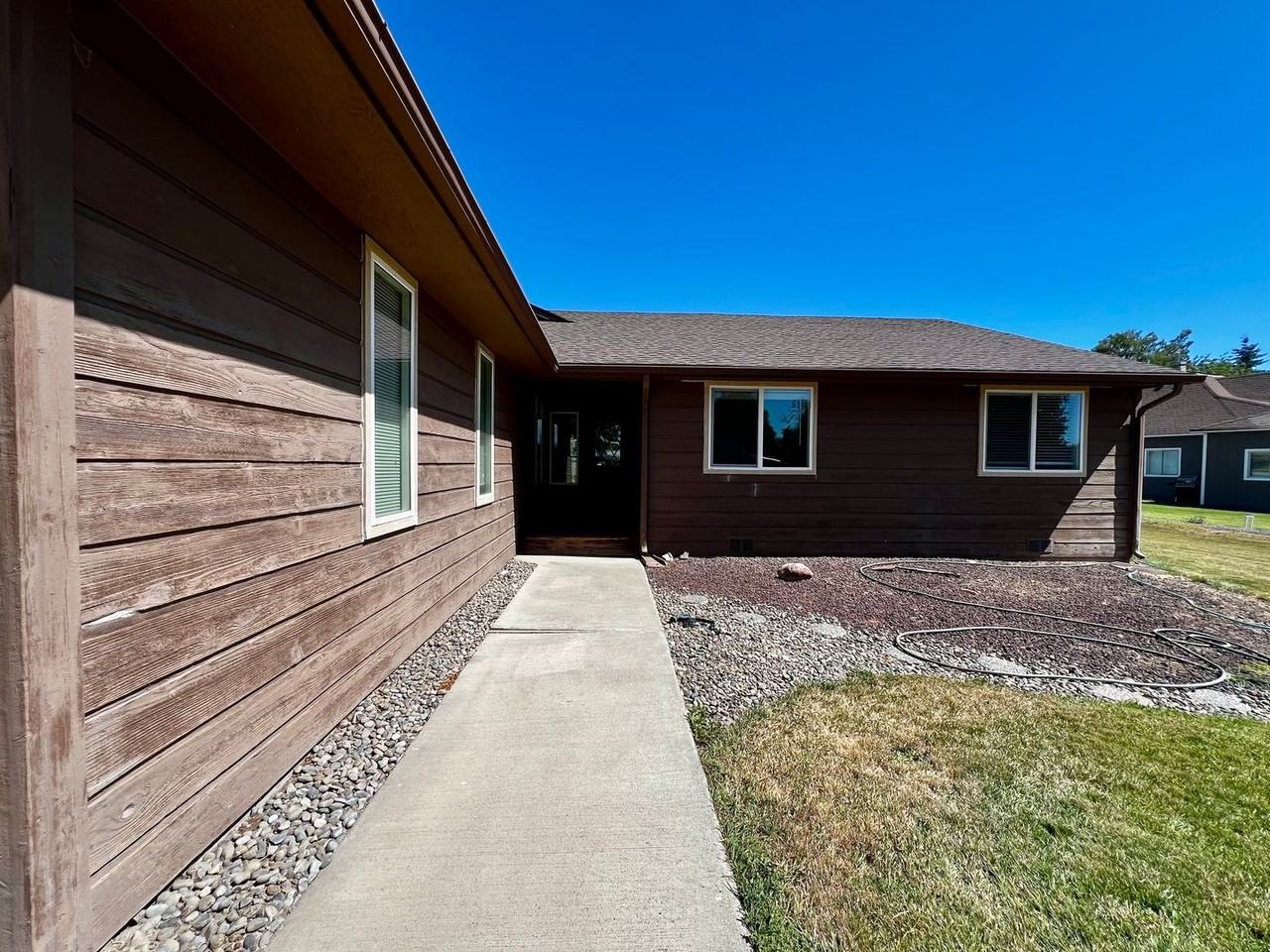 213 Donelson Ln - Photo 3 of 33