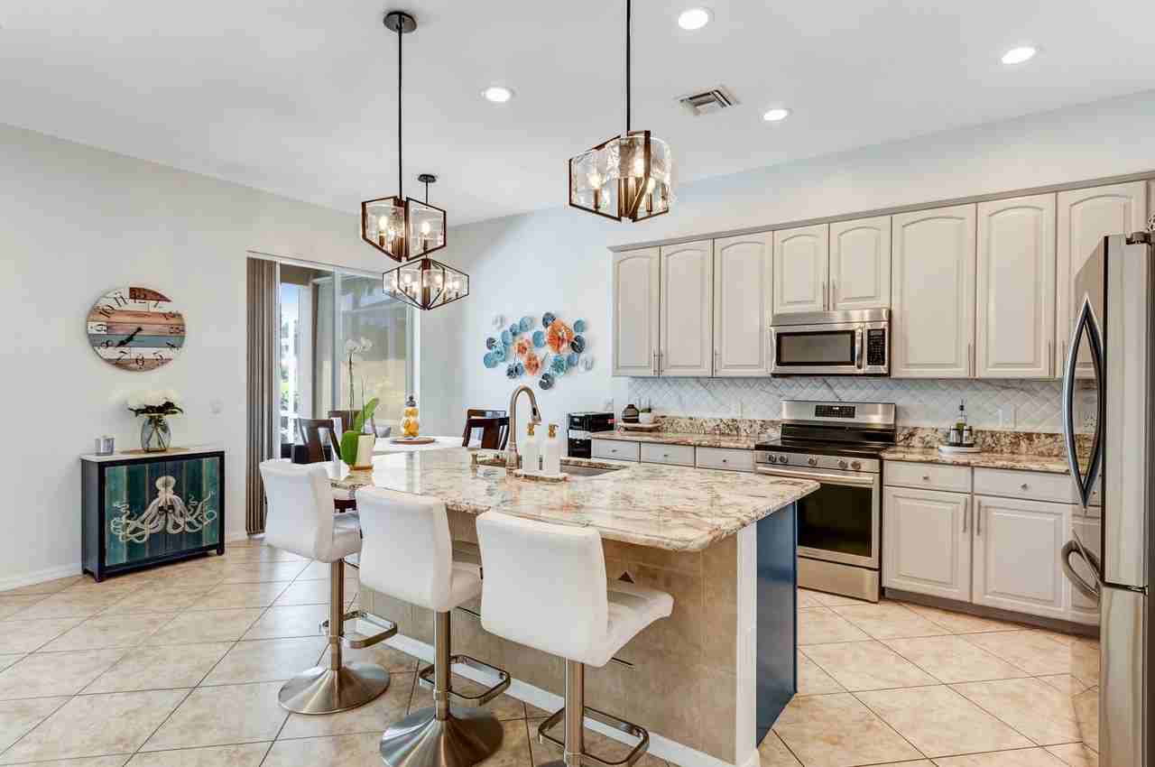 14059 Mirror Ct - Photo 6 of 46