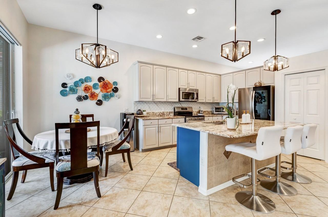 14059 Mirror Ct - Photo 7 of 46