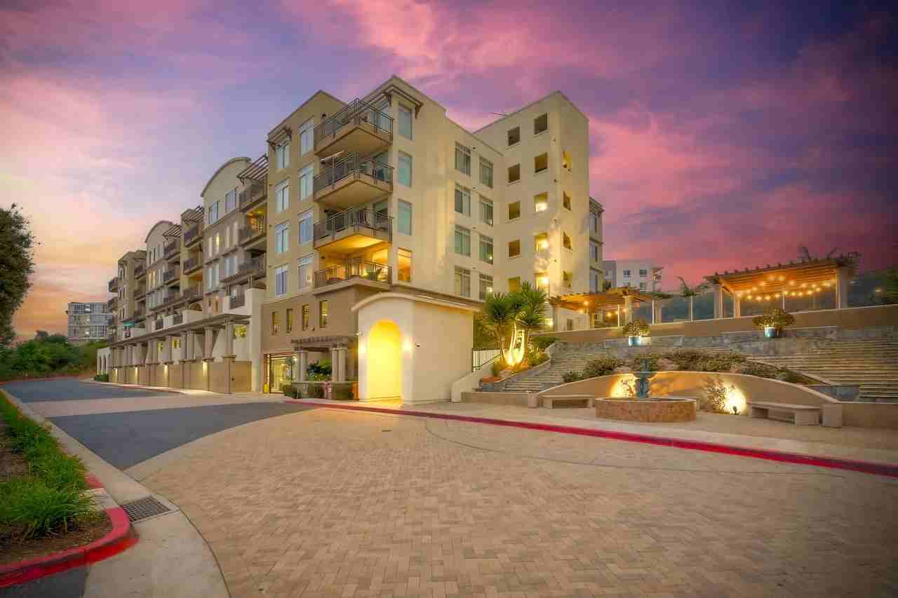 1019 1019 Costa Pacifica 1303 - Photo 2 of 18