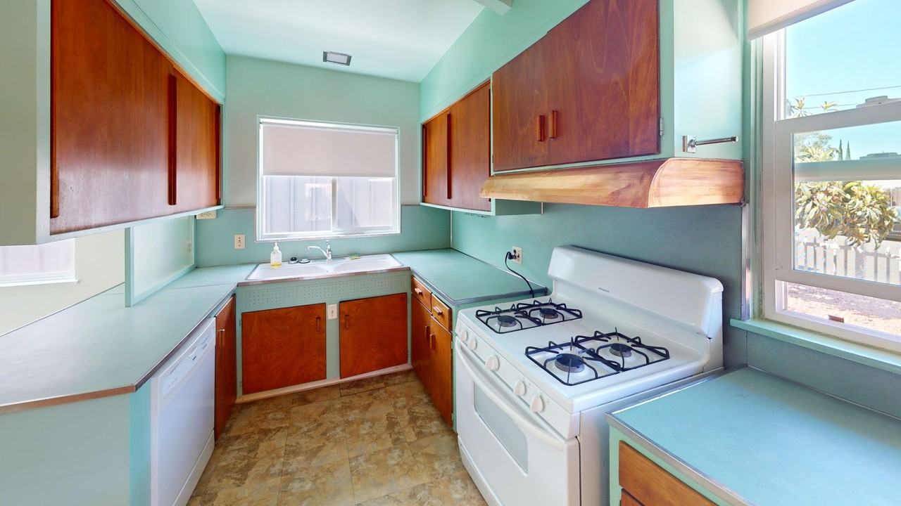 50 La Entrada Avenue - Photo 2 of 20