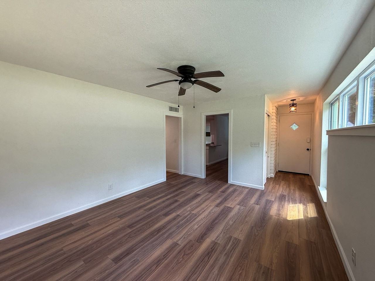 5230 Springhill Dr - Photo 2 of 20