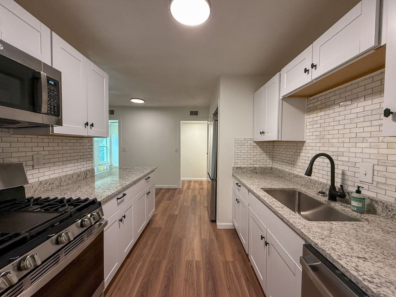 5230 Springhill Dr - Photo 6 of 20