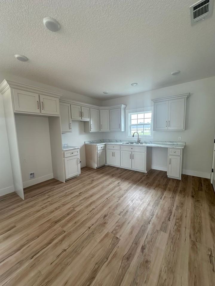 61 Wilson St - Photo 2 of 16