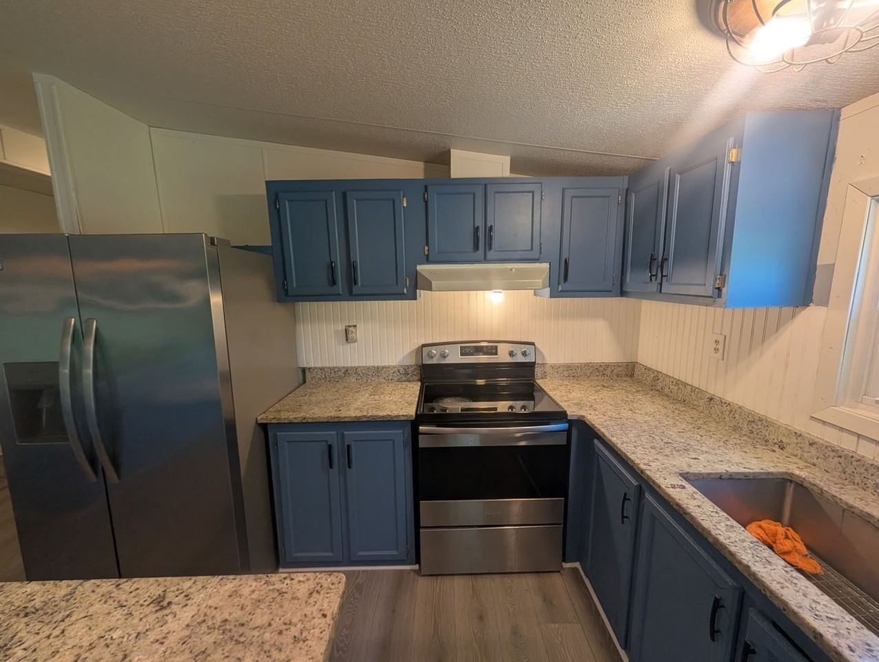 410 E Pecan St - Photo 3 of 11