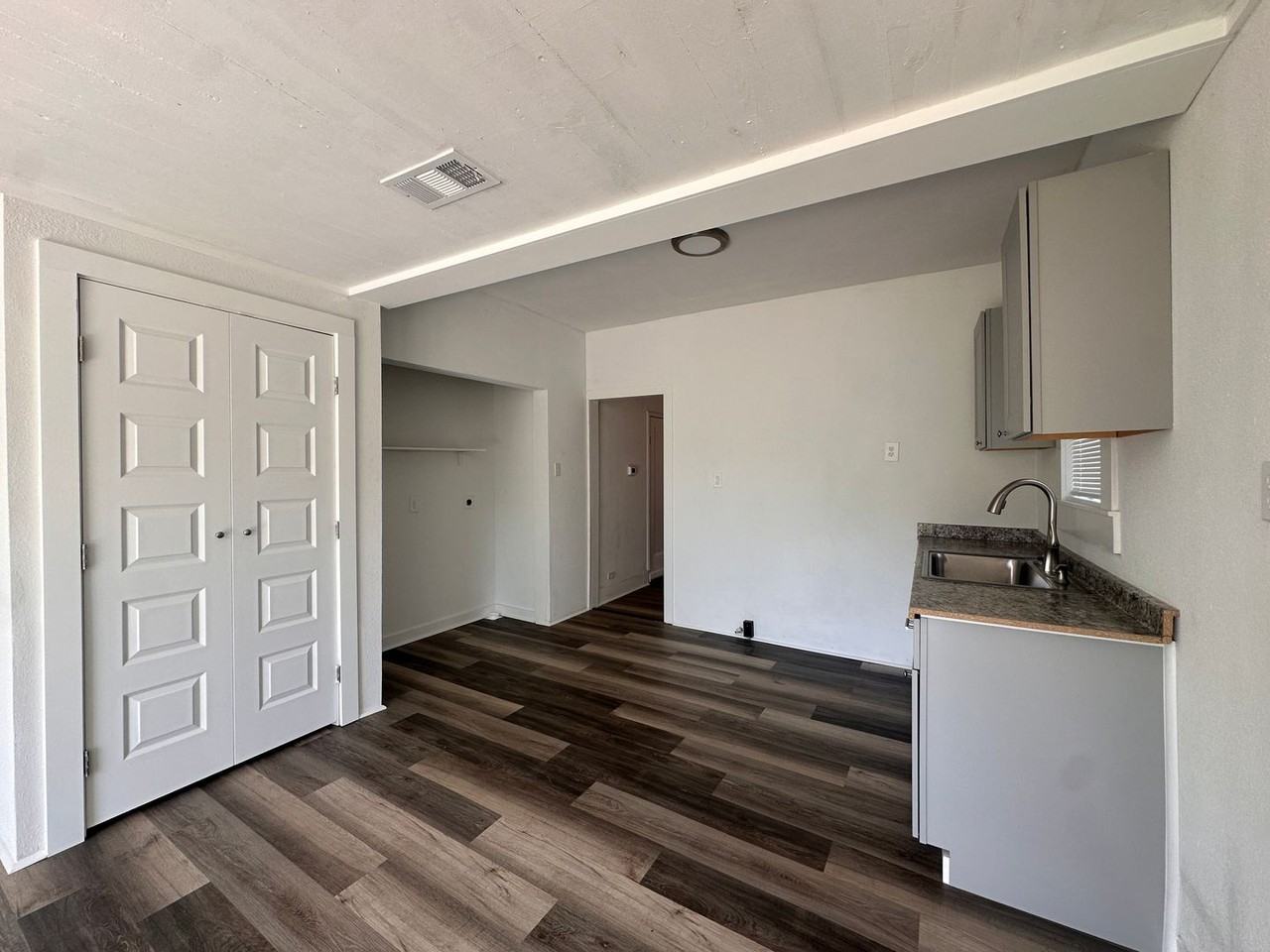 2108 Avenue D - Photo 3 of 10