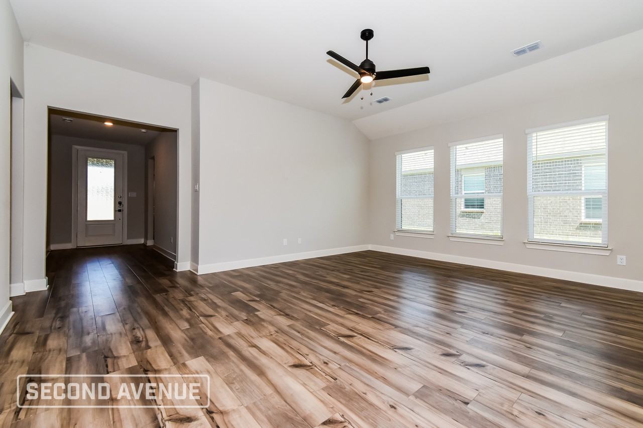 2020 Atwood Dr - Photo 4 of 28