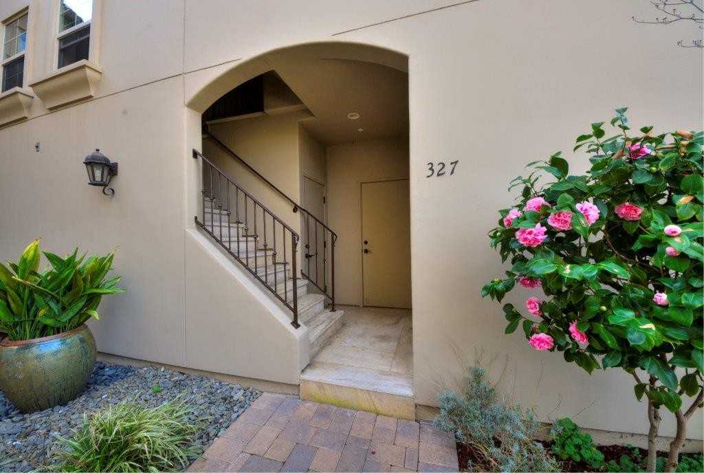 327 E Washington Ave - Photo 2 of 15