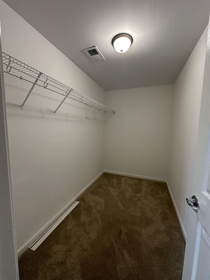 407 Reserve Way - Photo 3 of 36