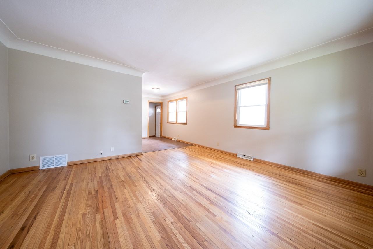 5524 Oliver Ave S - Photo 3 of 29