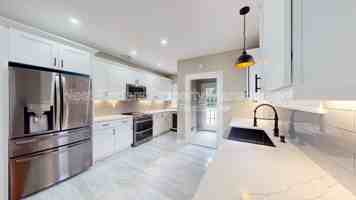 featured image of 3918 Herschel St