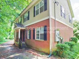 featured image of 1944 North Ave Nw