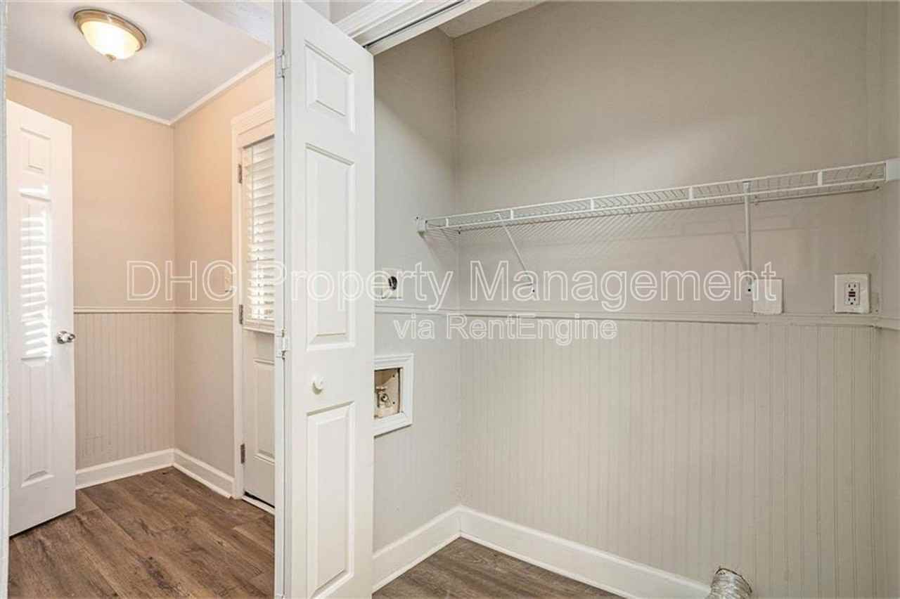 1915 E Farris Ave - Photo 3 of 20