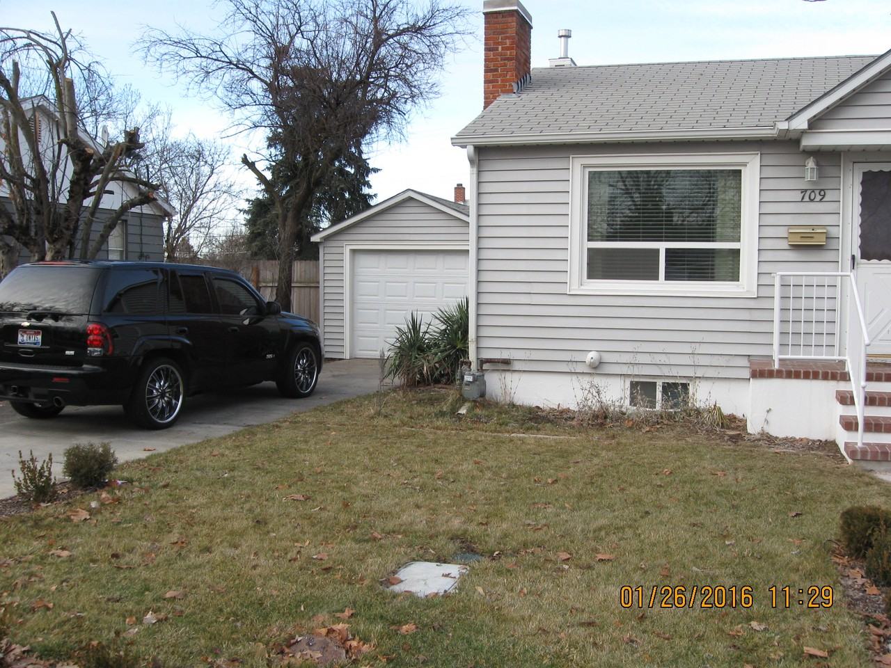 709 N Stanley St - Photo 2 of 15