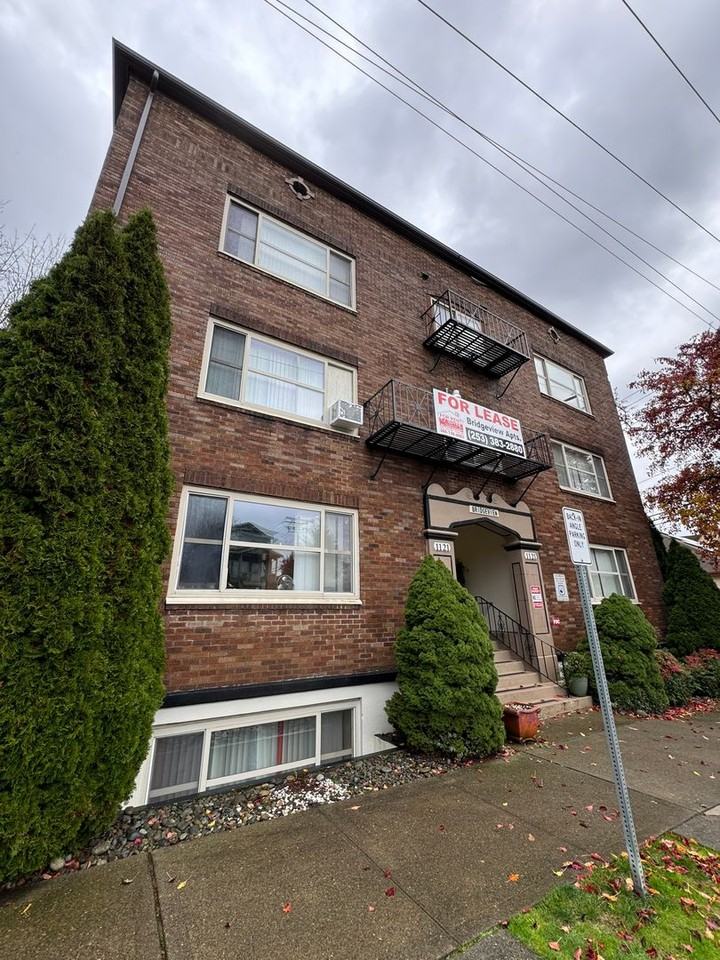 Bridgeview Apartments - Photo 3 of 19