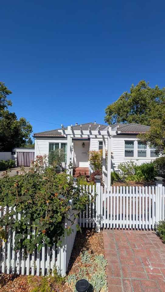 829 Pordon Ln - Photo 2 of 42