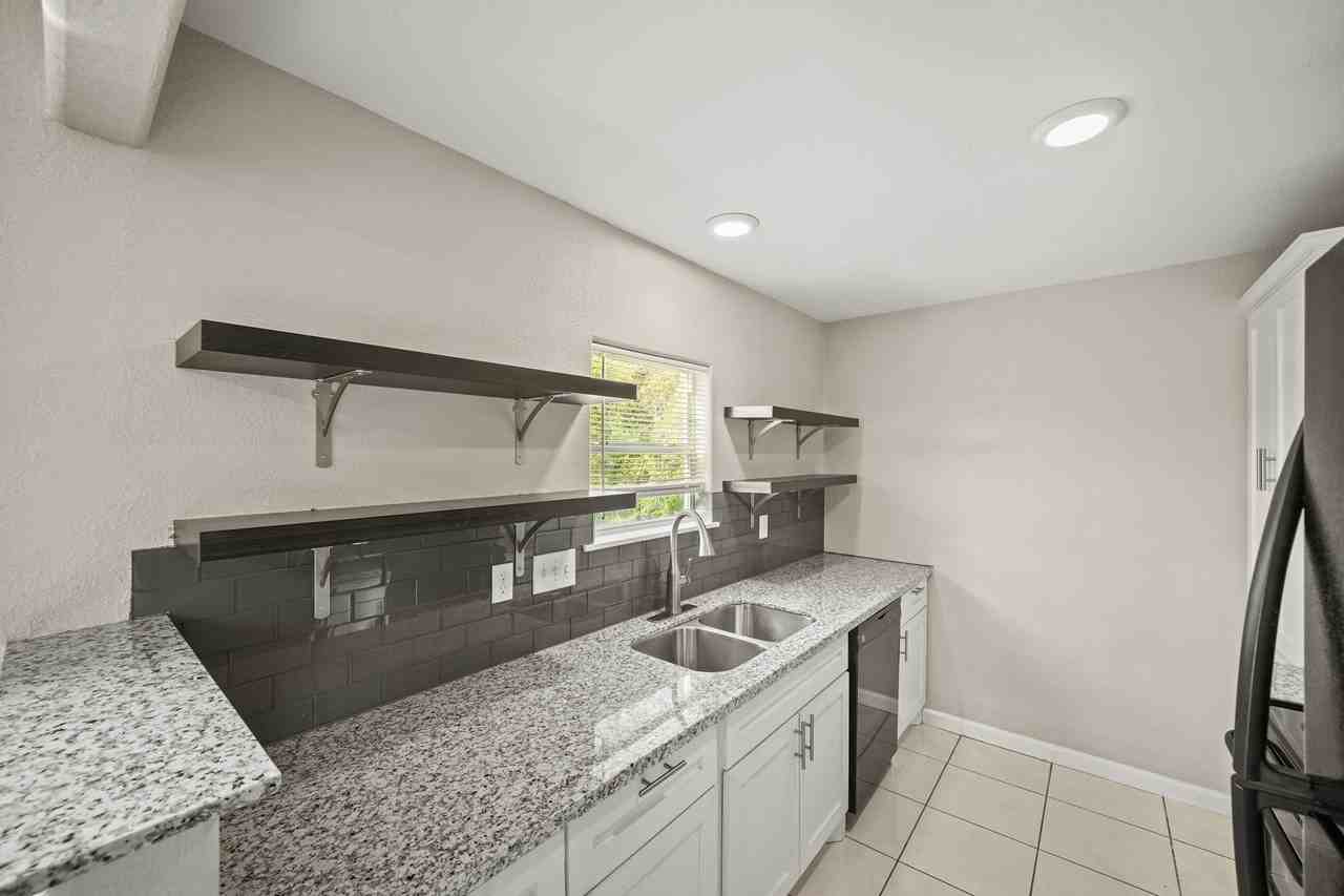 1205 Morris St #A - Photo 2 of 29