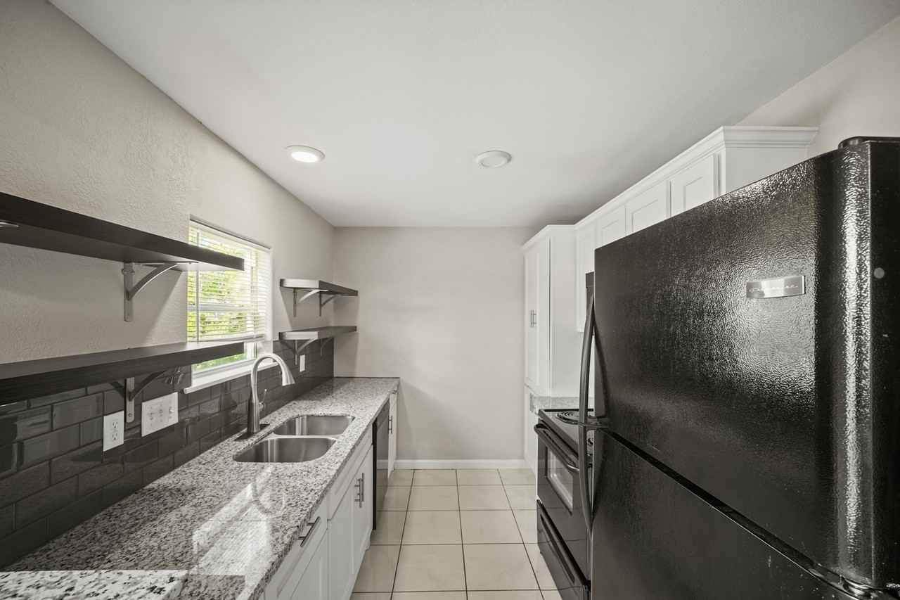 1205 Morris St #A - Photo 3 of 29