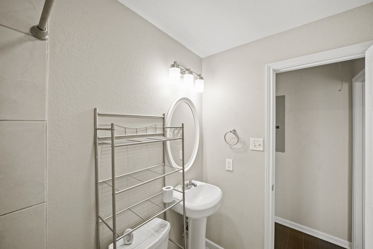 1205 Morris St #A - Photo 3 of 29