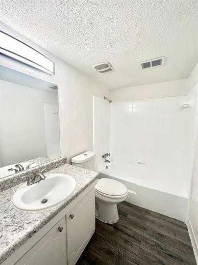 3257 - Photo 5 of 14