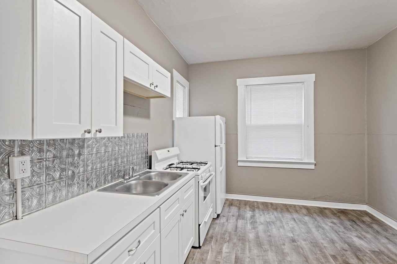 Lascelle Apartments - Photo 2 of 27