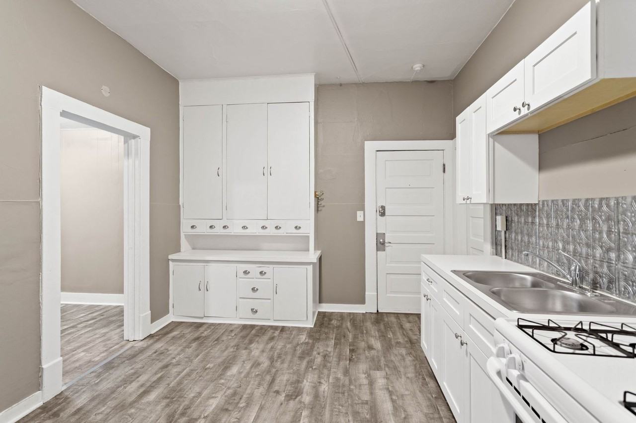 Lascelle Apartments - Photo 4 of 27