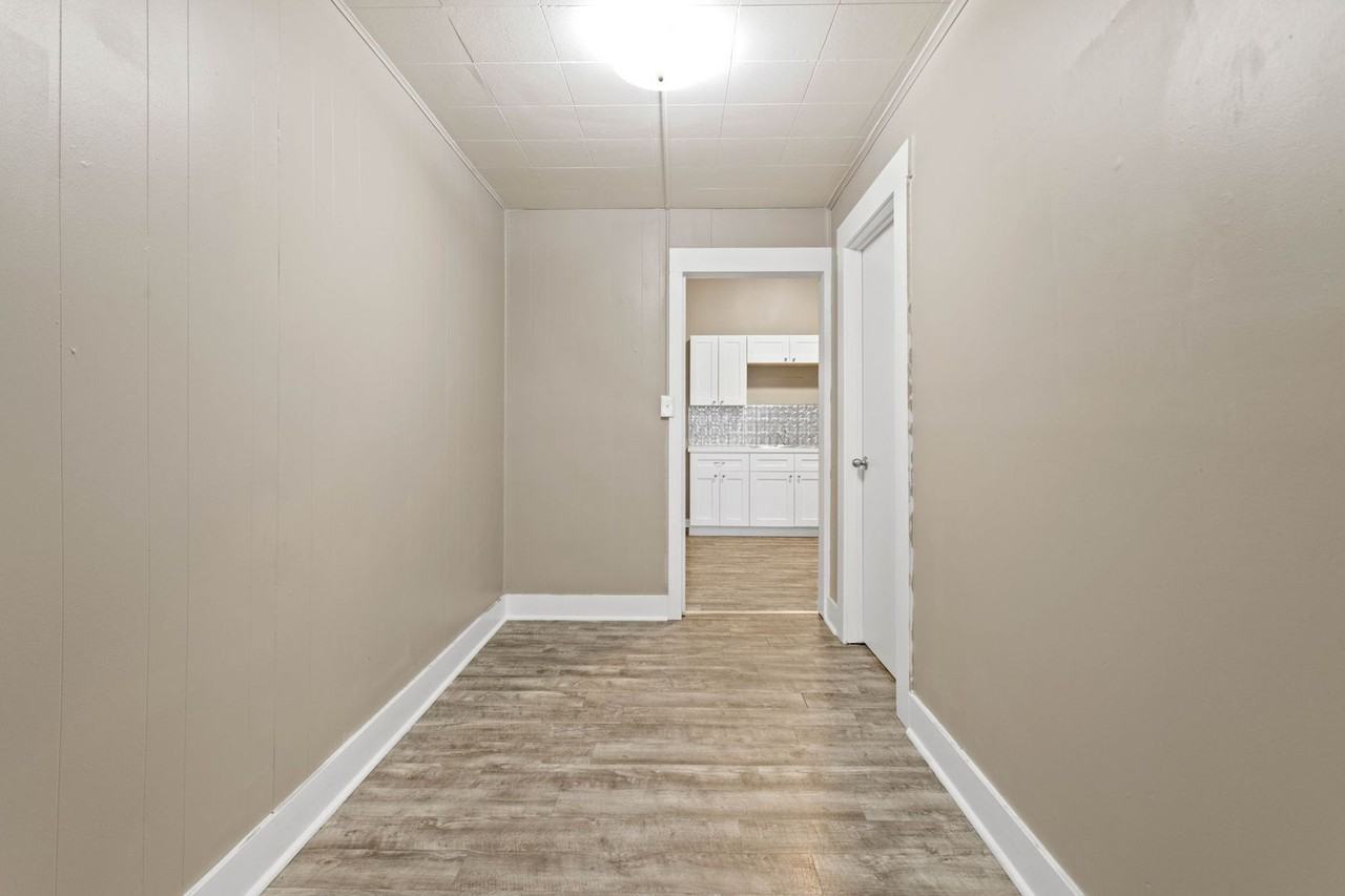 Lascelle Apartments - Photo 6 of 27