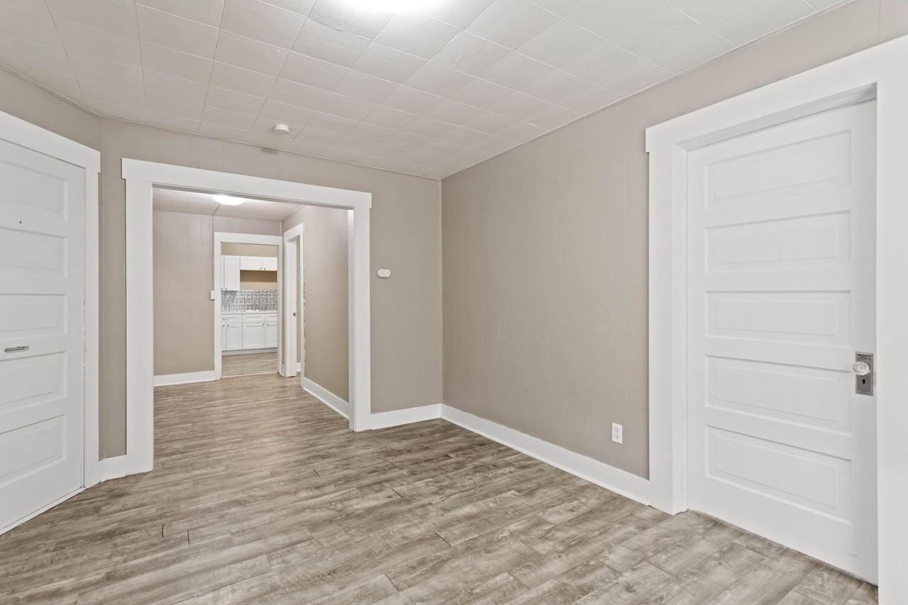 Lascelle Apartments - Photo 7 of 27