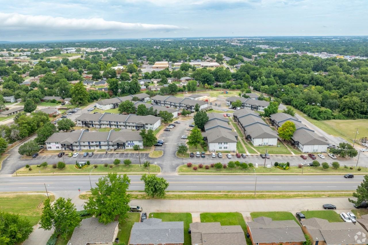 Midtown Park Apartments - Photo 6 of 36