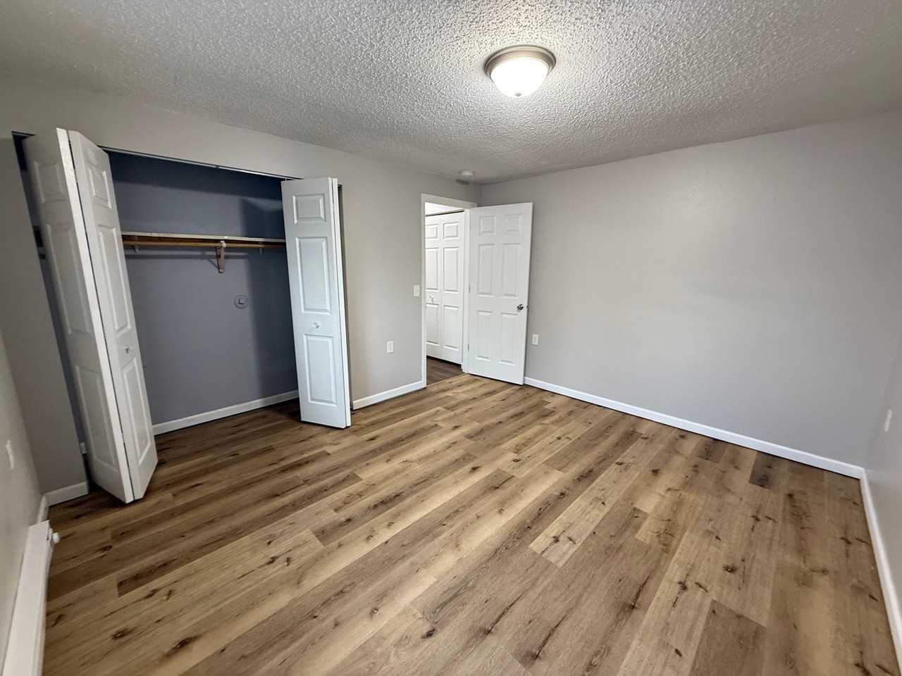 3235-3265 8th St - Photo 5 of 7