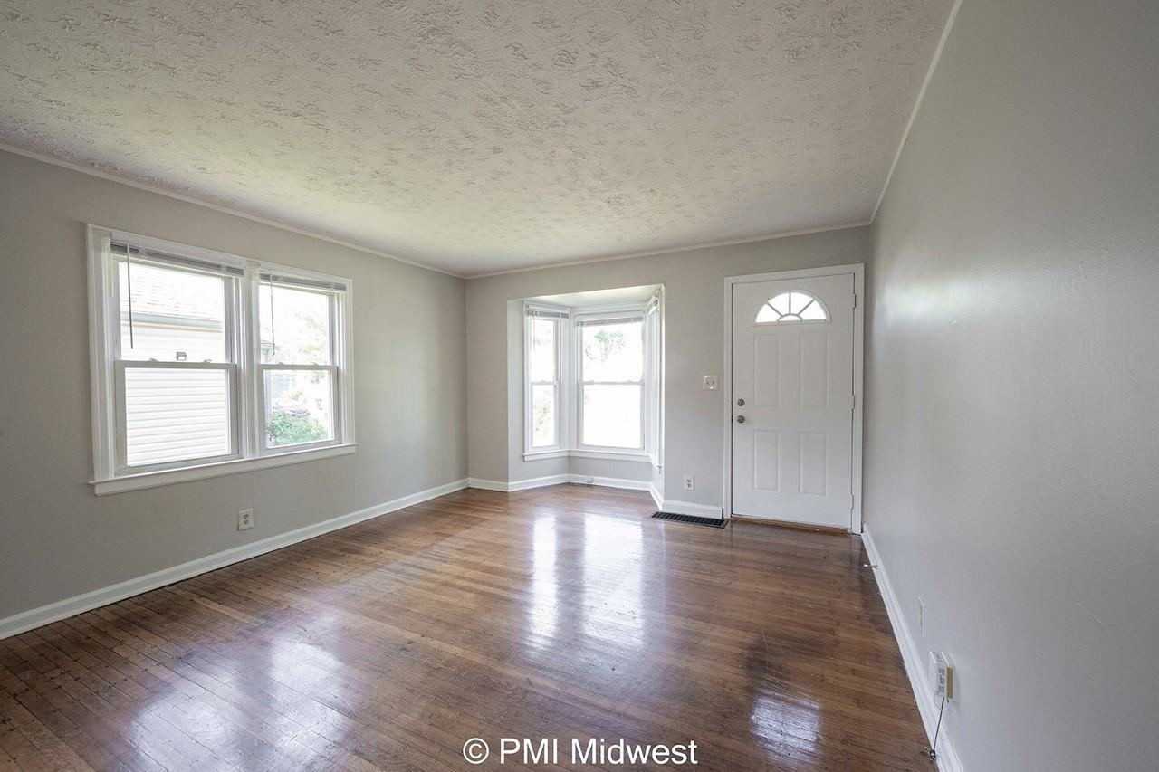 4627 Norwaldo Ave - Photo 5 of 29