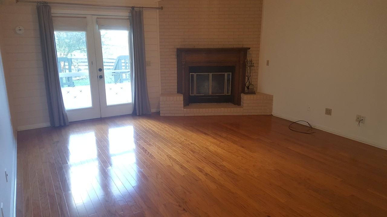 6251 NW 100th St - Photo 3 of 7