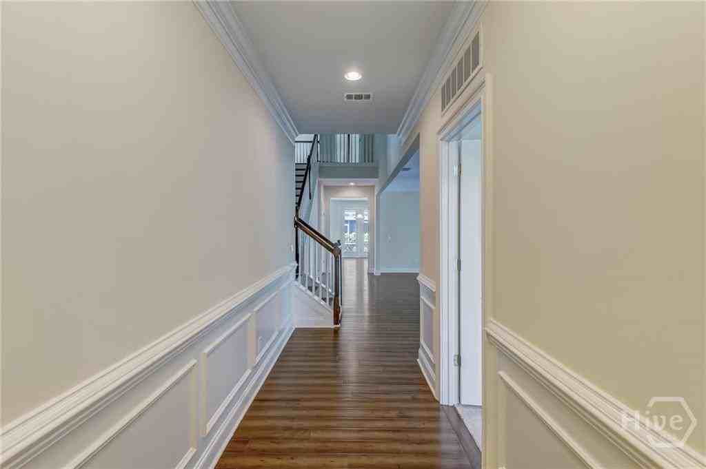 7 Ashstead Ln - Photo 3 of 25