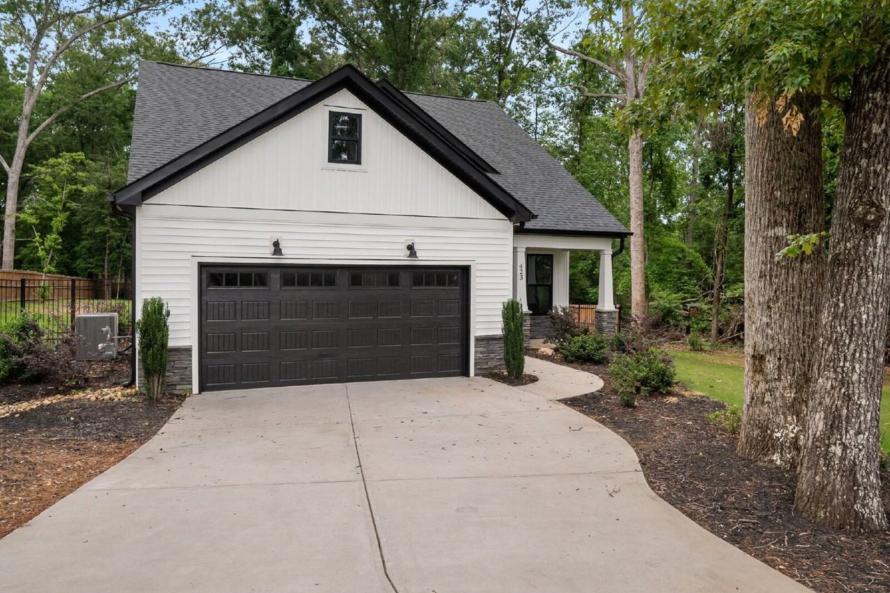 423 Carpenter Rd - Photo 2 of 32