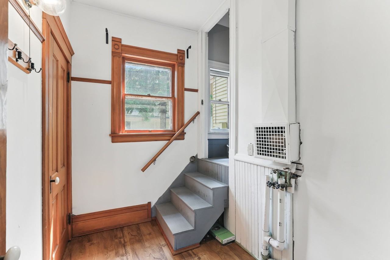 116 N 4th St #1 - Photo 4 of 39