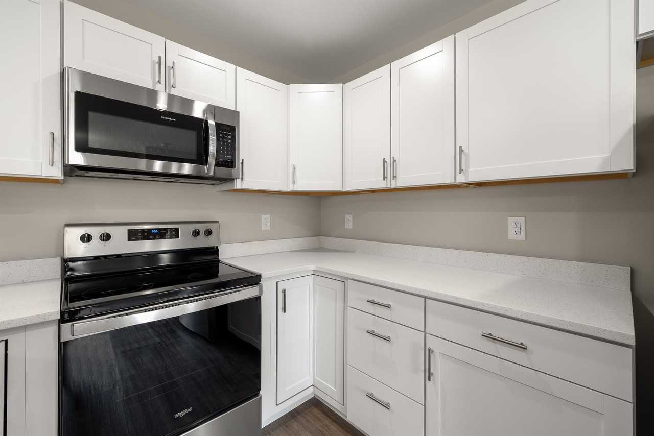 1050 Venice Blvd #B - Photo 3 of 21