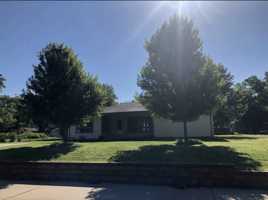 featured image of 730 N Woodlawn Blvd