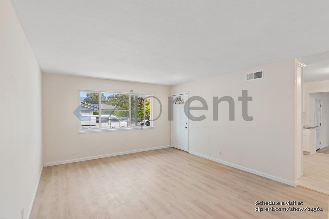 548 Maple Ave - Photo 4 of 24