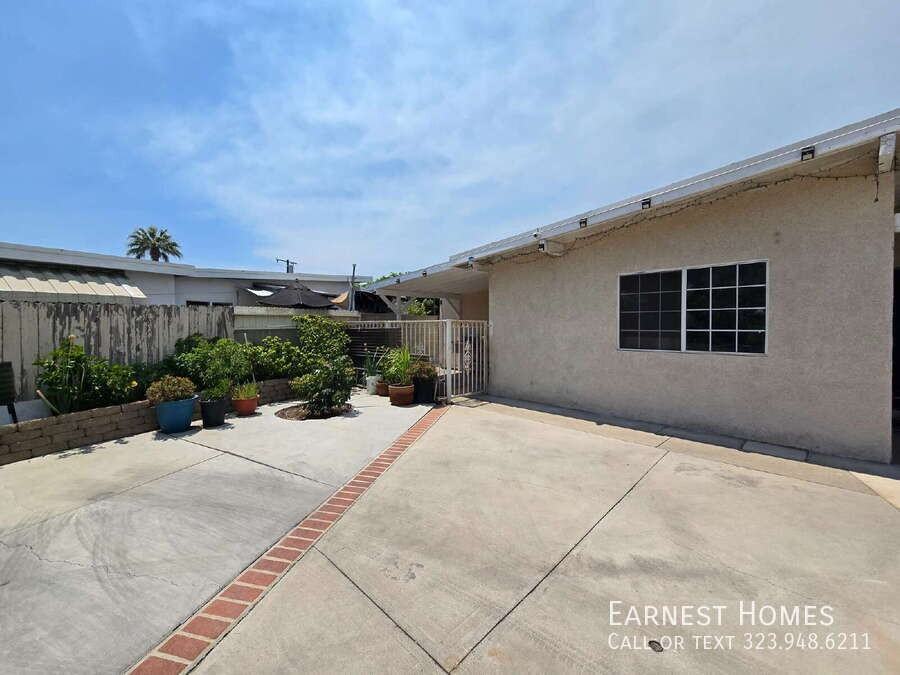 9537 Rincon Ave - Photo 2 of 10