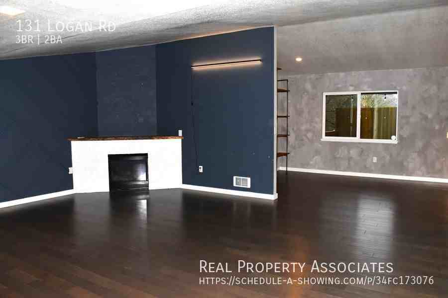 131 Logan Rd - Photo 3 of 26