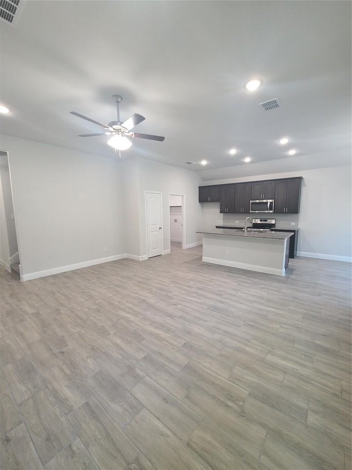 525 Hillcrest Cir #NA - Photo 2 of 17