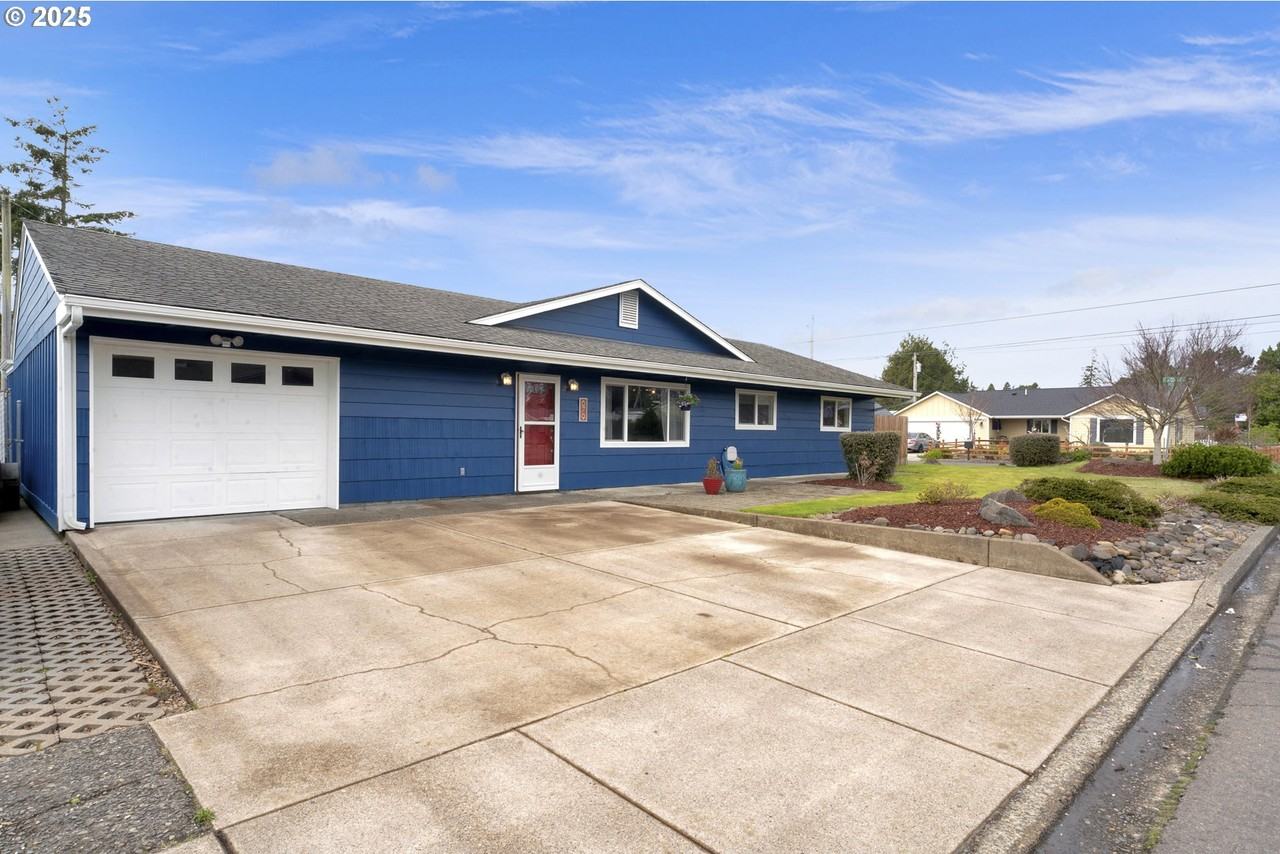 679 Kingwood St #NA - Photo 2 of 16