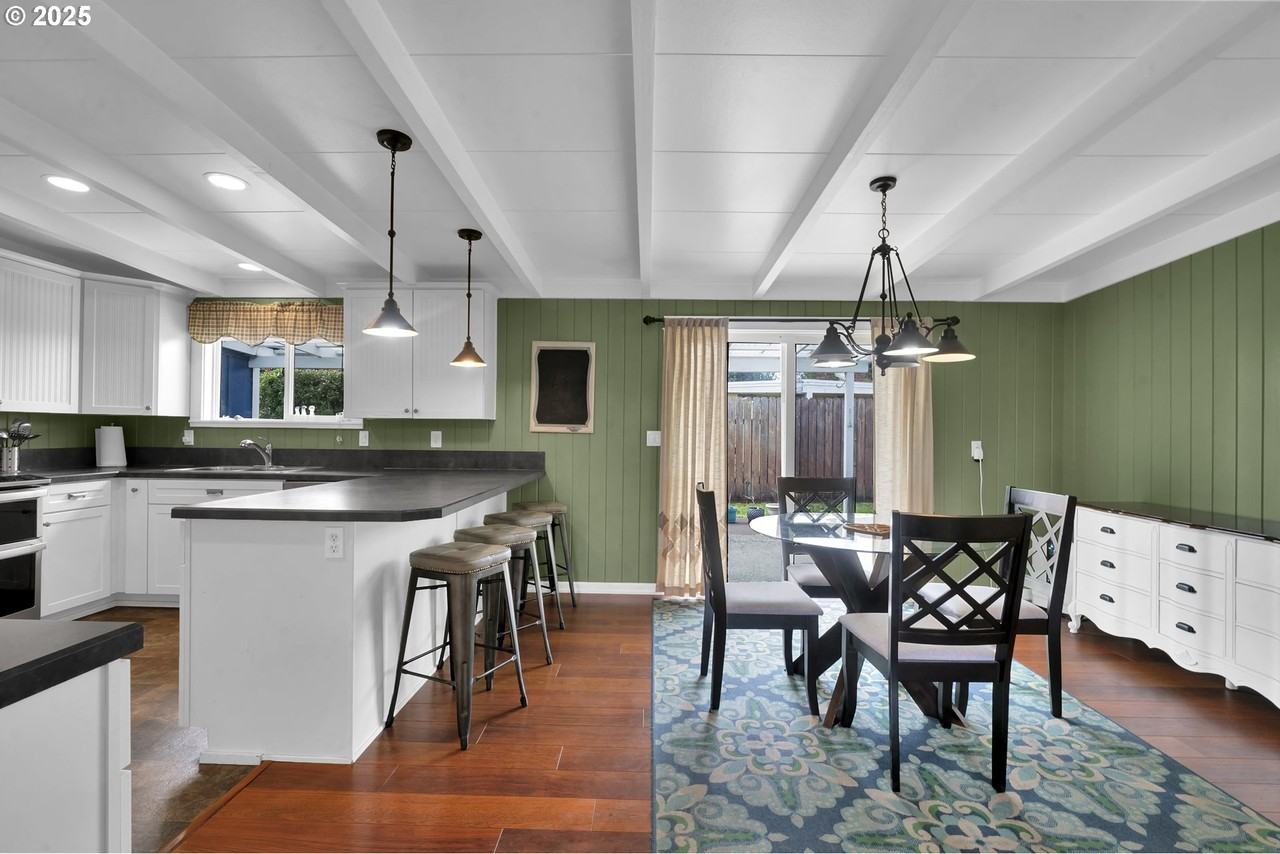 679 Kingwood St #NA - Photo 5 of 16