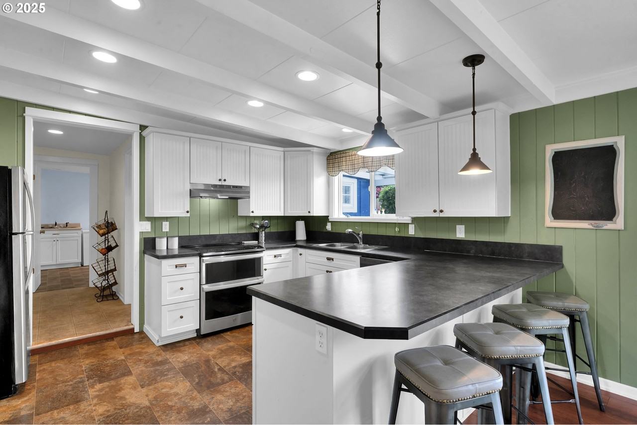 679 Kingwood St #NA - Photo 6 of 16