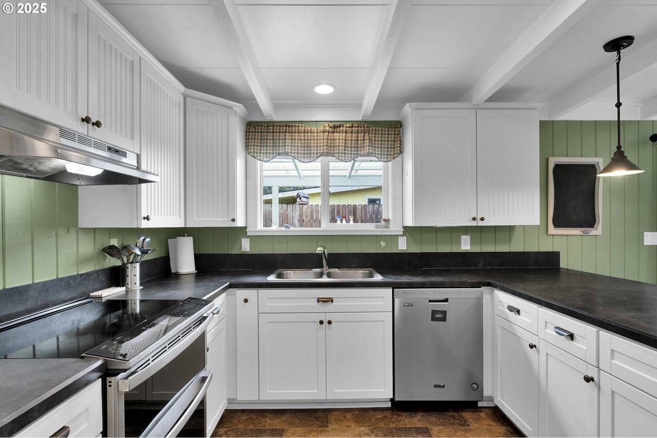 679 Kingwood St #NA - Photo 7 of 16