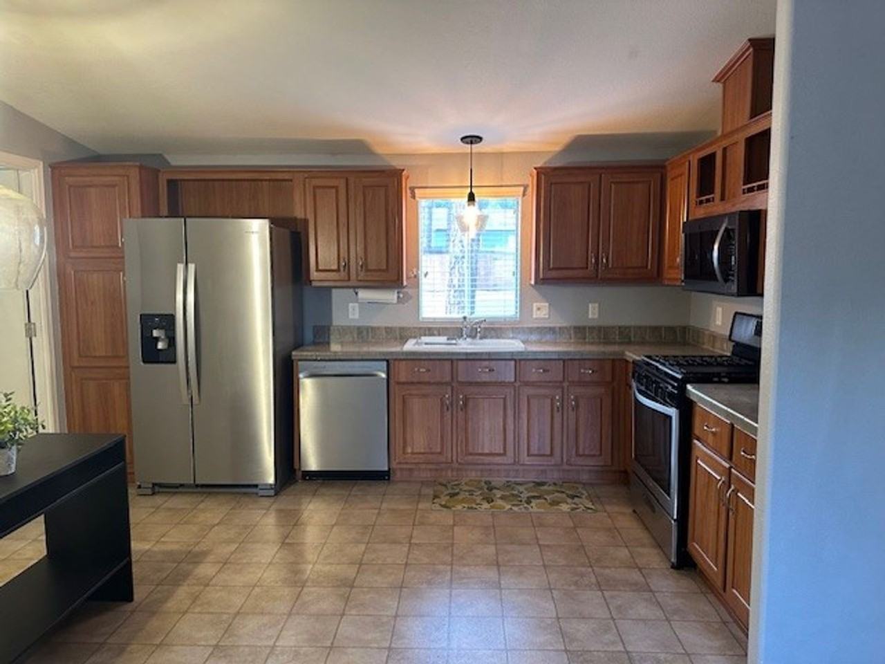 1744 S Union Pacific St - Photo 3 of 13