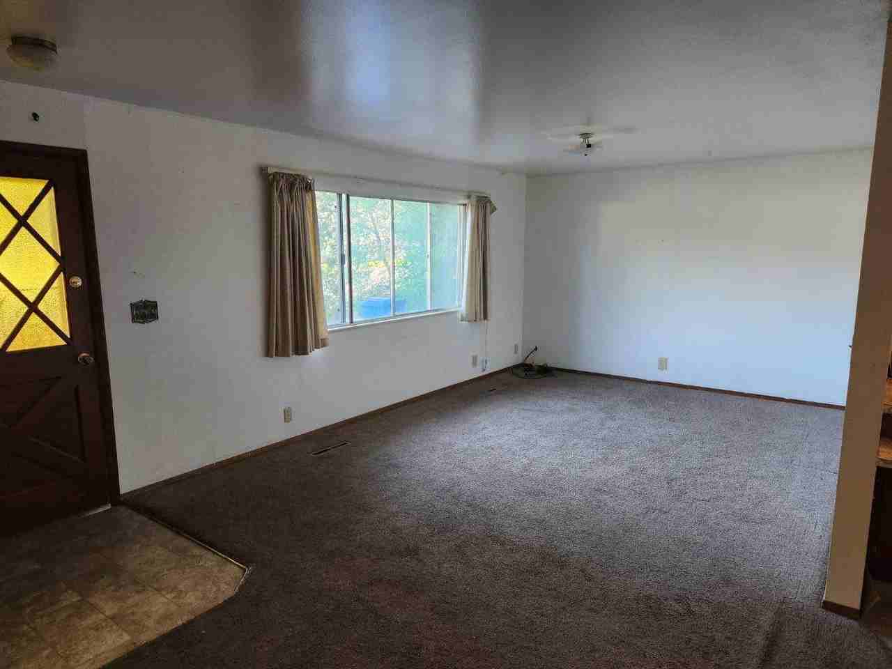 860 E 275 N #1 - Photo 3 of 7