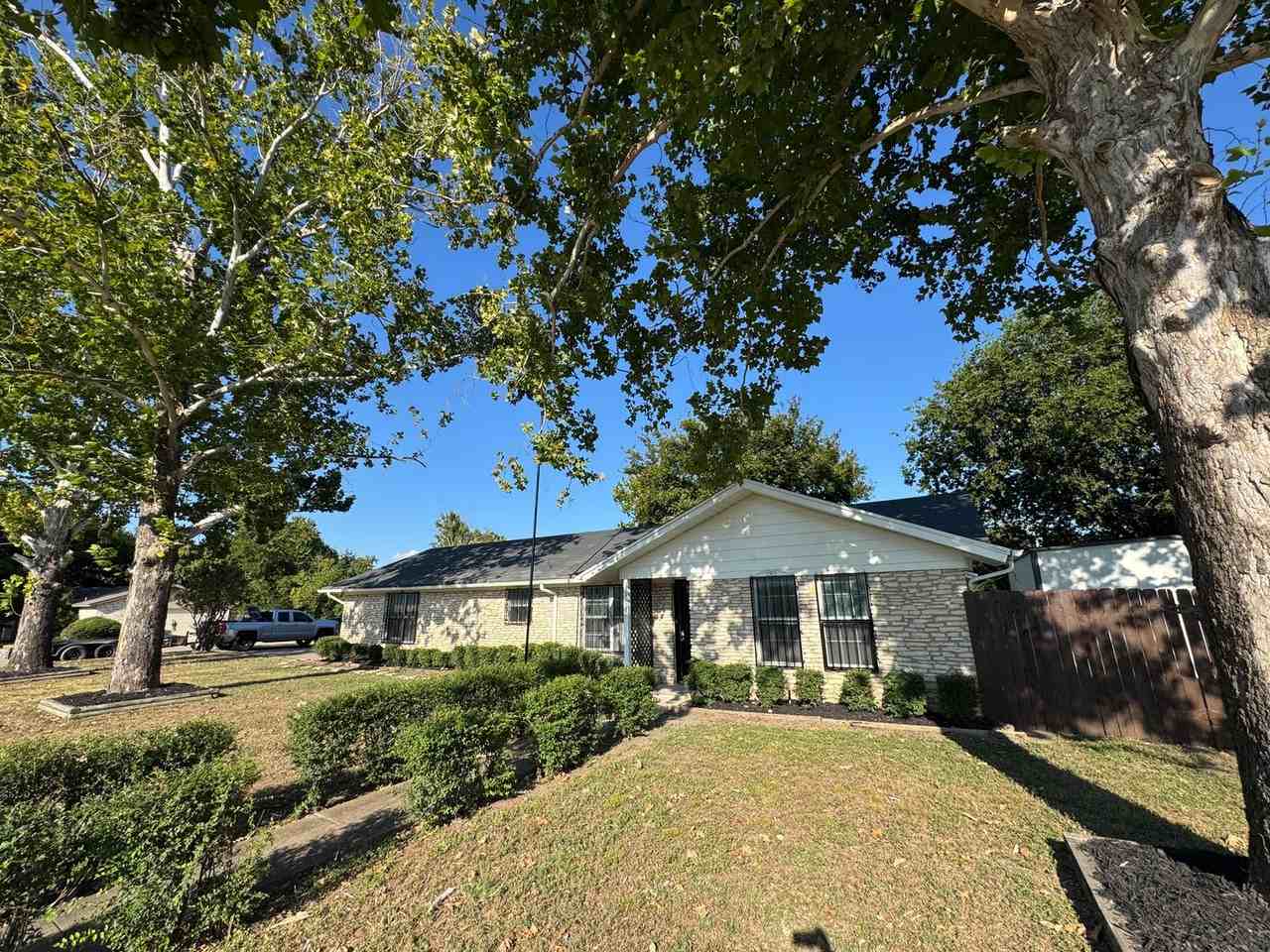 601 Nola Ruth Blvd - Photo 2 of 17