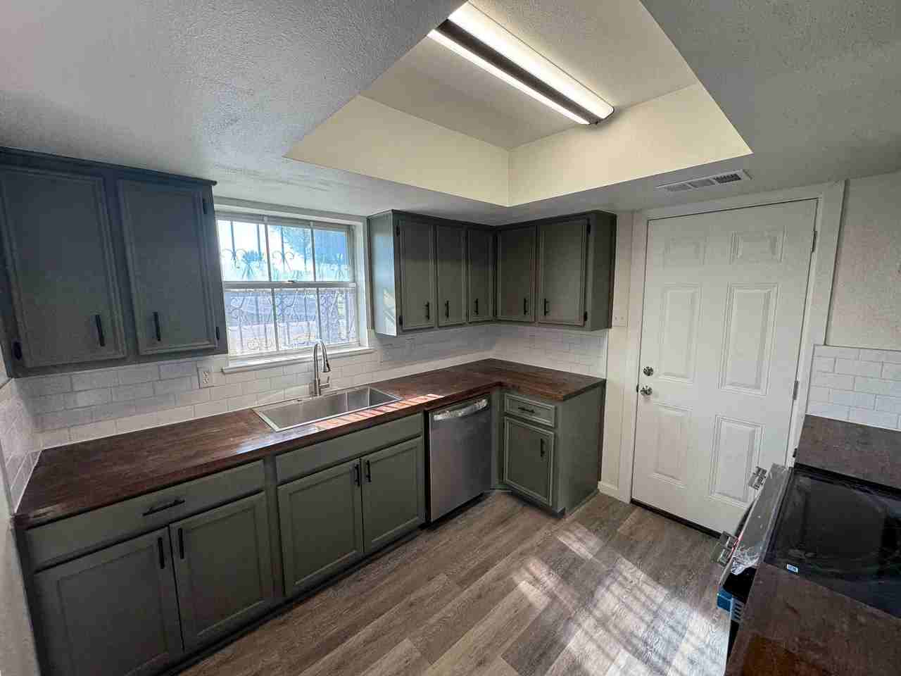 601 Nola Ruth Blvd - Photo 5 of 17