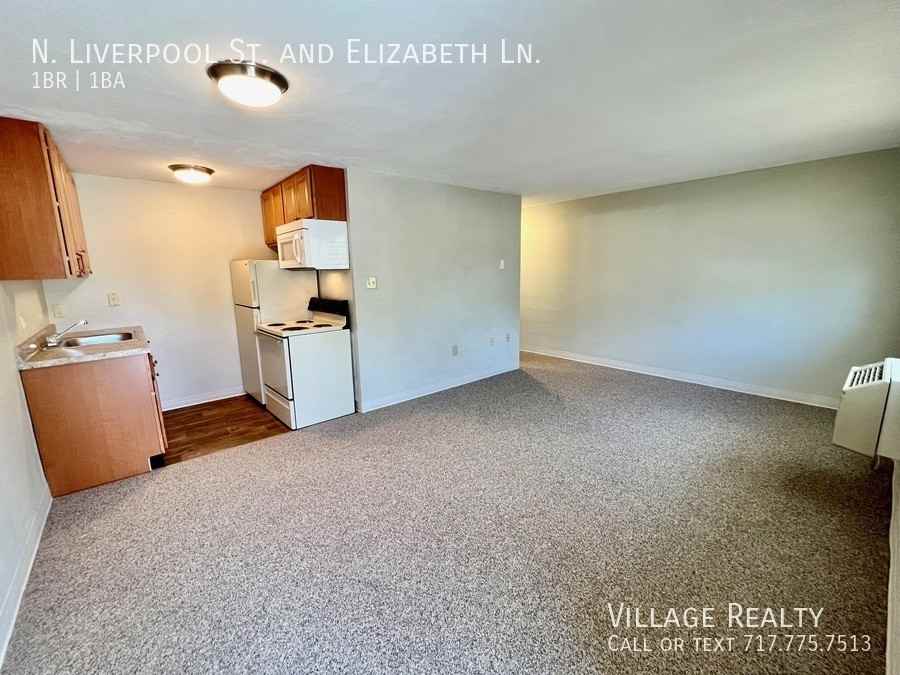 Liverpool & Elizabeth Ln. #C - Photo 3 of 43